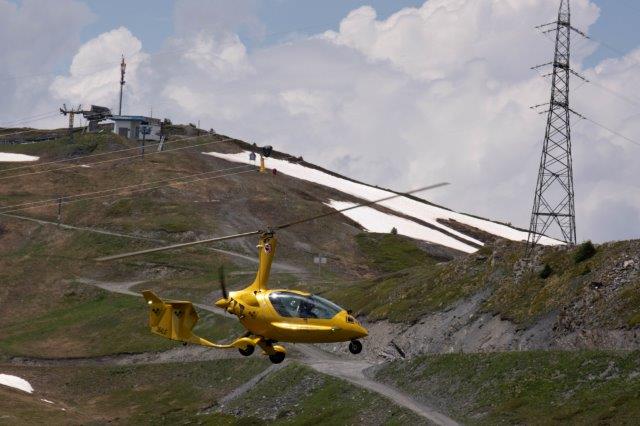 Decouverte survol Alpes Valais Vol touriste vol d'accrobatie Vol de croisière avions confort aeroport de Sion Valais prix avantageux vol gyrocoptère autogire voltige aérienne vol famille ATC Exploitation Air team Chocolate adrénaline famille